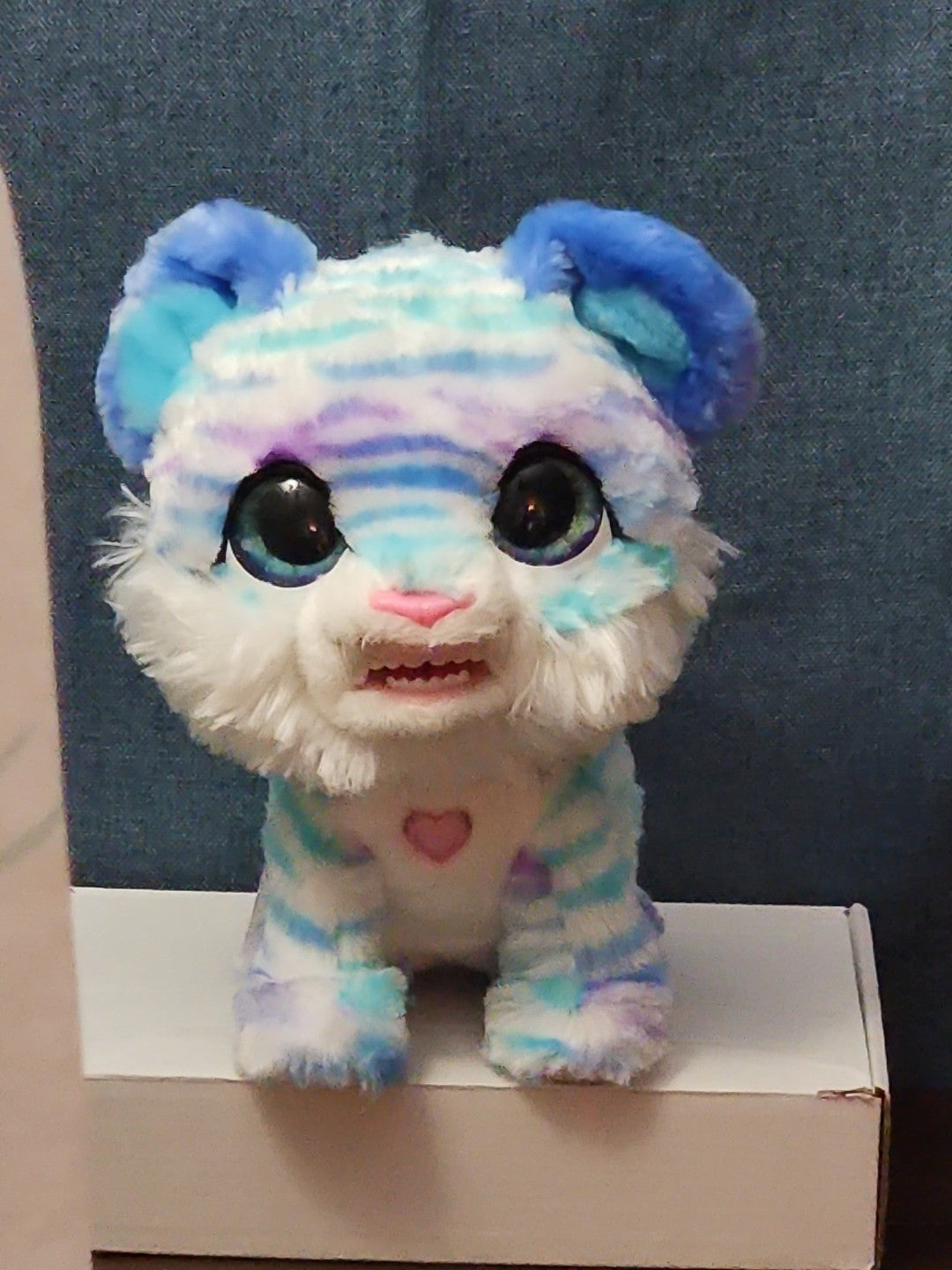 FurReal North Sabertooth Kitty | Interactive Plush Pet | Shivers & Chatters