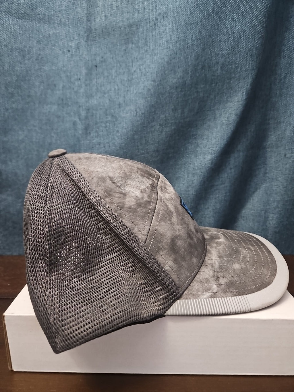 Hurley Flex-Fit Mission Trucker Hat Cap Size L/XL Gray Mesh Performance Surf