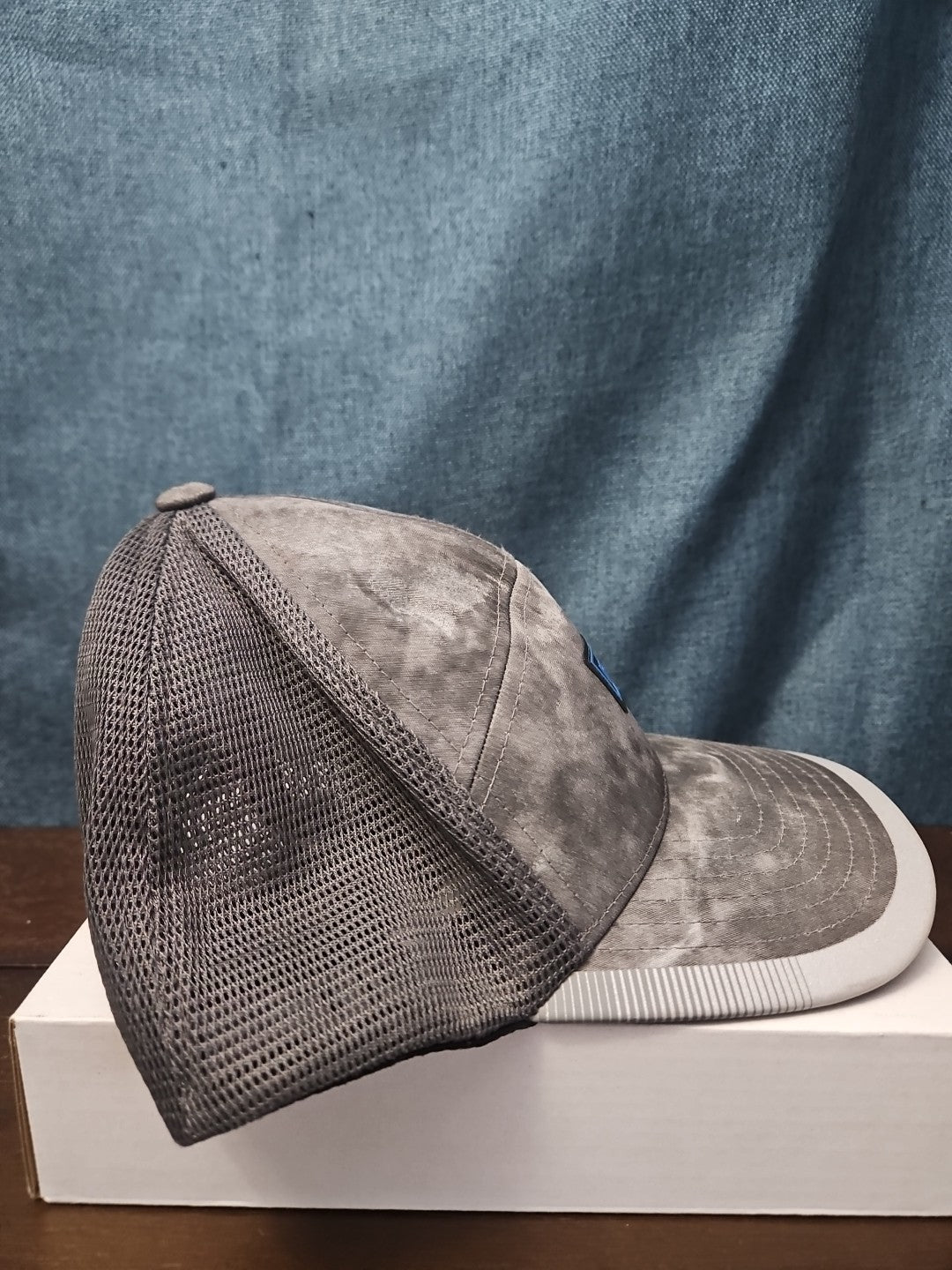 Hurley Flex-Fit Mission Trucker Hat Cap Size L/XL Gray Mesh Performance Surf