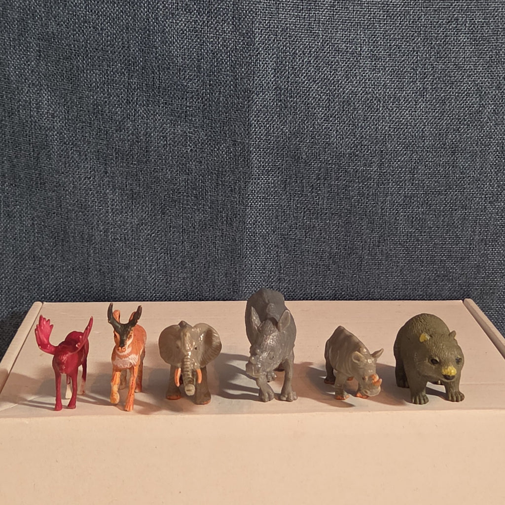 Plastic Animal Figures Toy Lot 24pc Safari Farm Zoo Animals