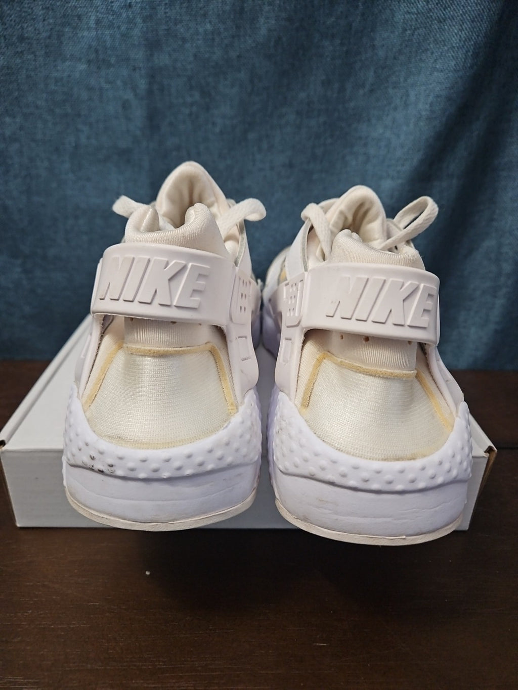Nike Air Huarache Triple White GS 654275-110 Size 6.5Y | Women's 8 | Retro