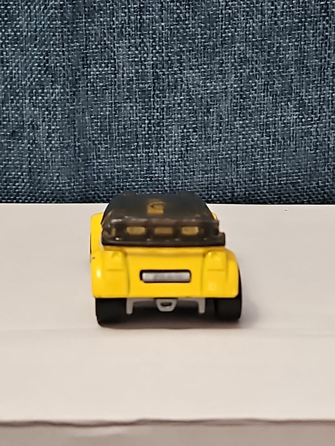 Hot Wheels Super Gnat | 2013 HW Stunt Track Aces | Yellow #55 Race Car