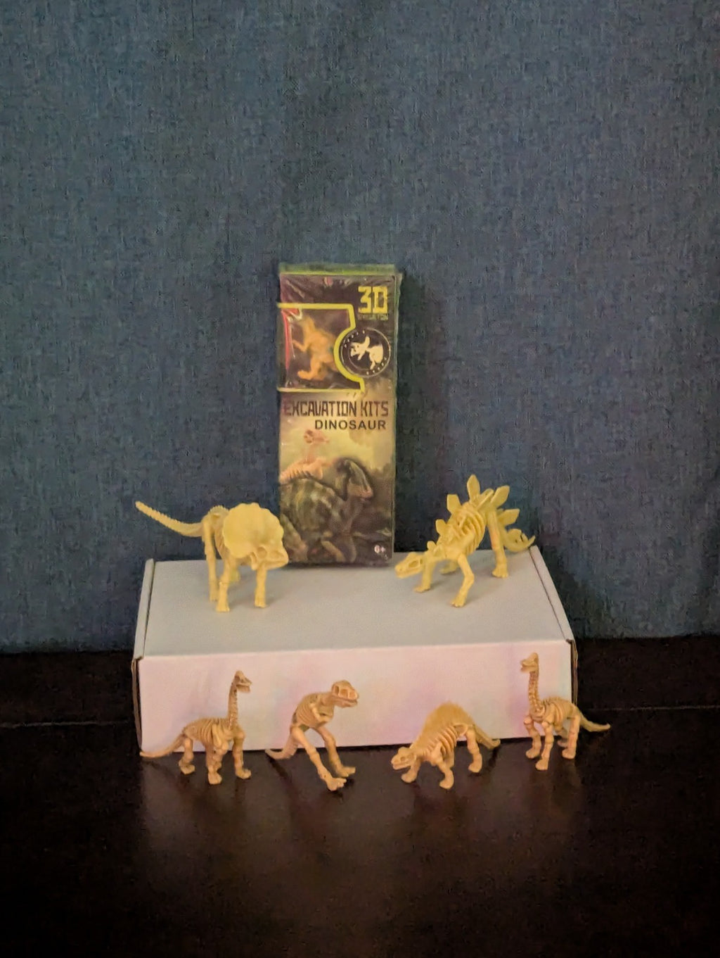 Dinosaur Excavation Kit & Skeleton Figure Set | Sealed Dig Block + 7 Toy Figures