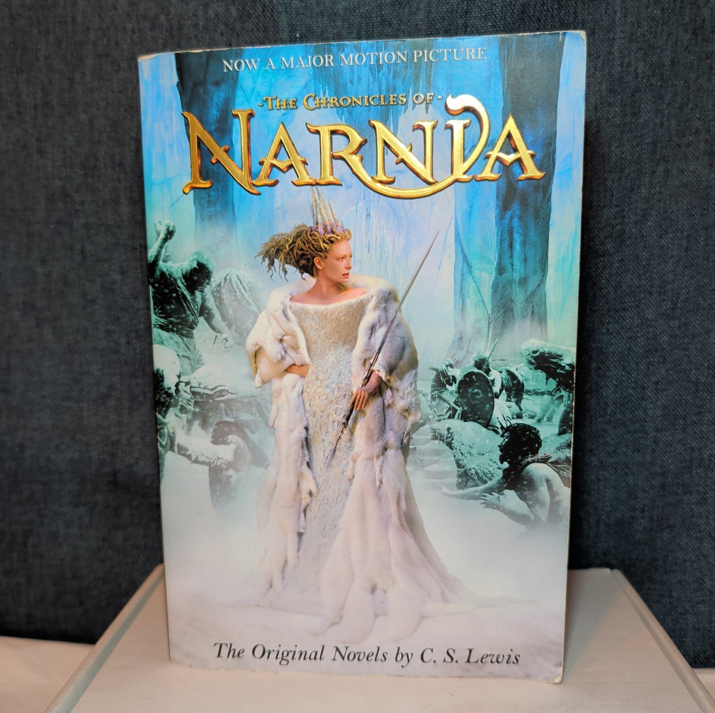The Chronicles of Narnia Complete 7 Book Omnibus Paperback C.S. Lewis 2005