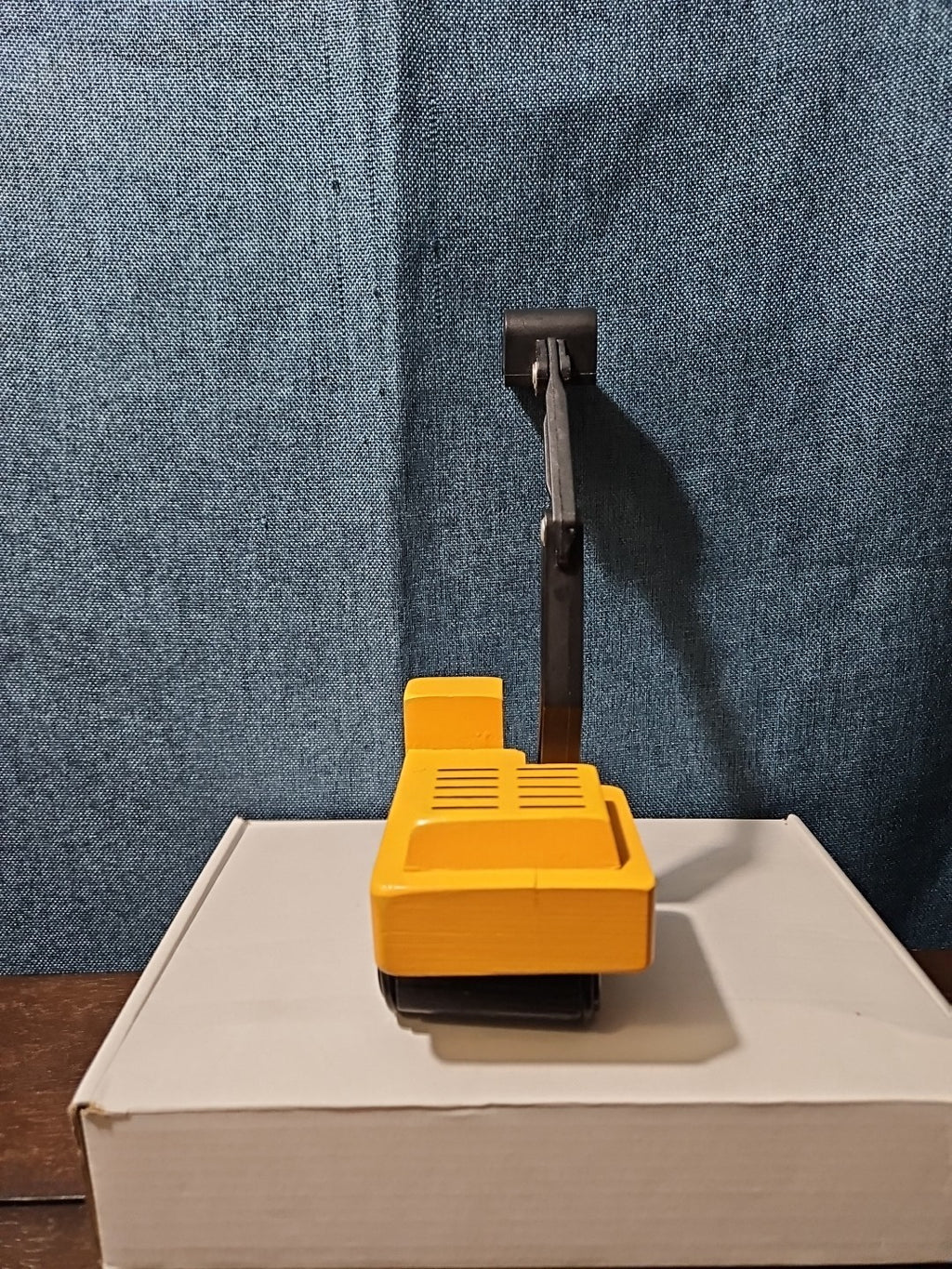 Wooden Railway Steam Shovel Excavator Construction Vehicle for Train Set