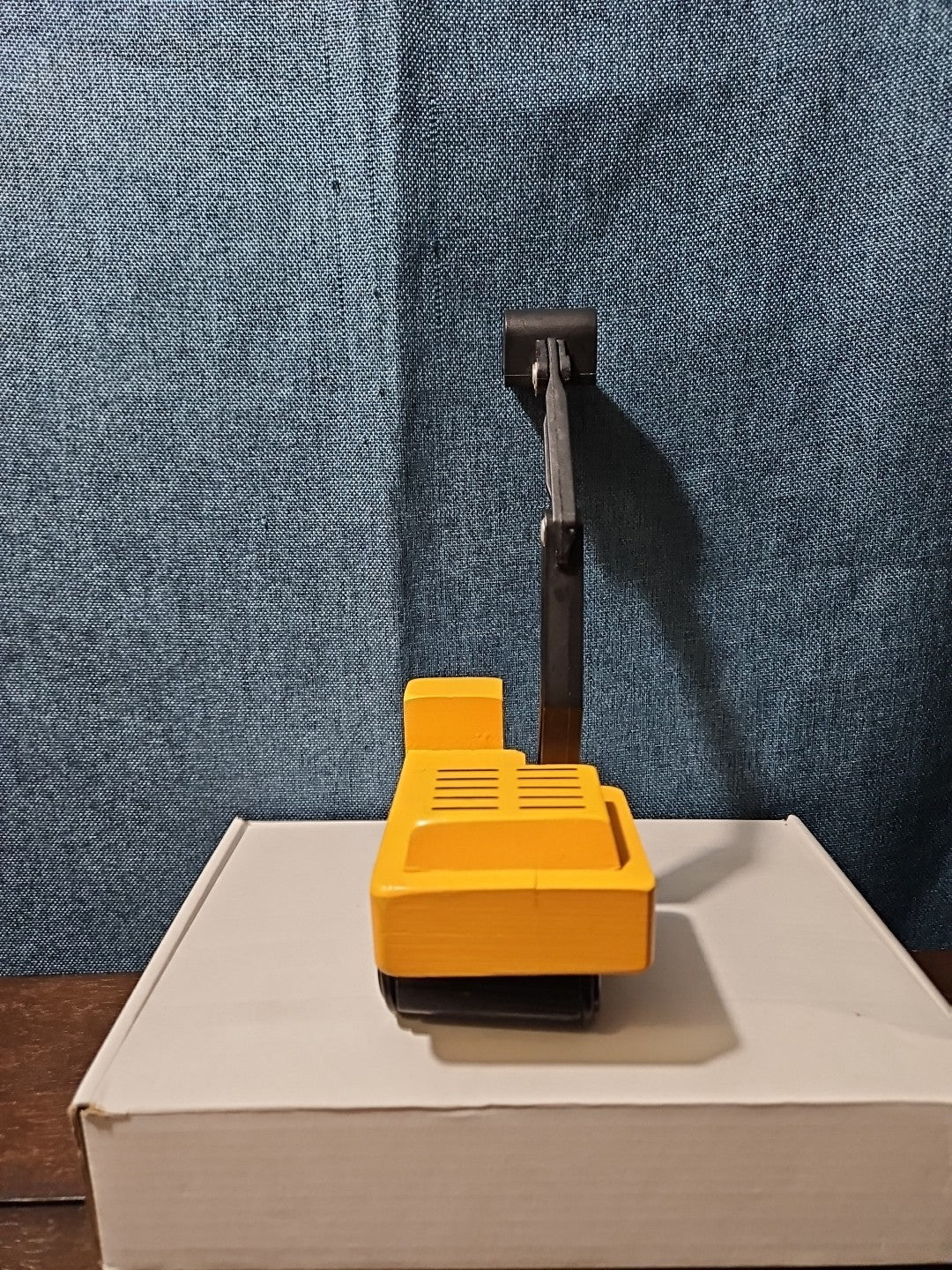 Wooden Railway Steam Shovel Excavator Construction Vehicle for Train Set