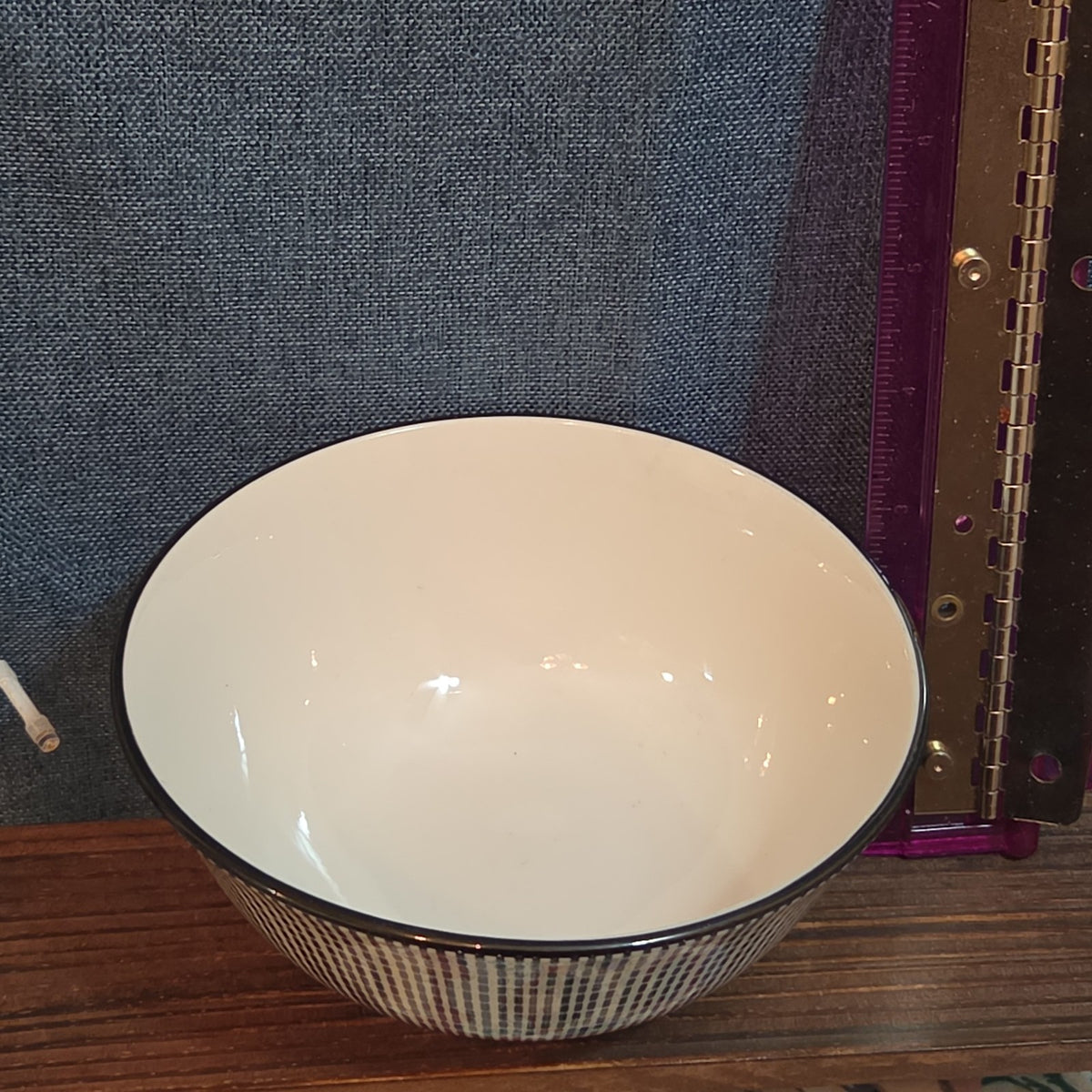 Royal Norfolk Set 3 Ceramic Bowls 6" Black White Dashed Swirl