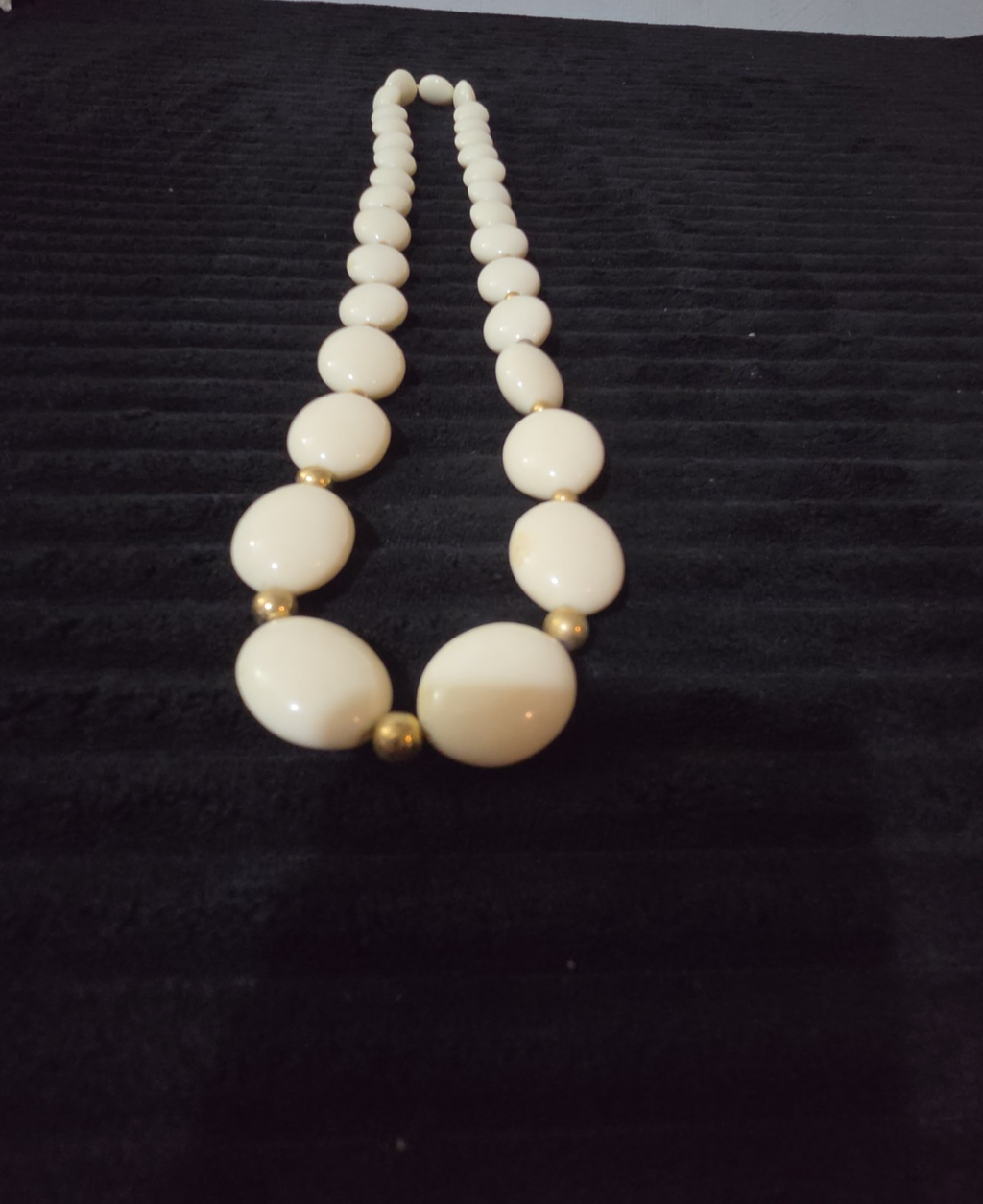 Vintage Cream Lucite Bead Necklace Graduated Flat Oval Disc Chain 32" No Clasp