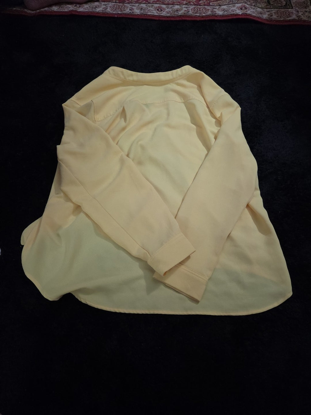 Nine West Petite XL PXL Yellow V-Neck Blouse Career Long Sleeve Pockets Popover