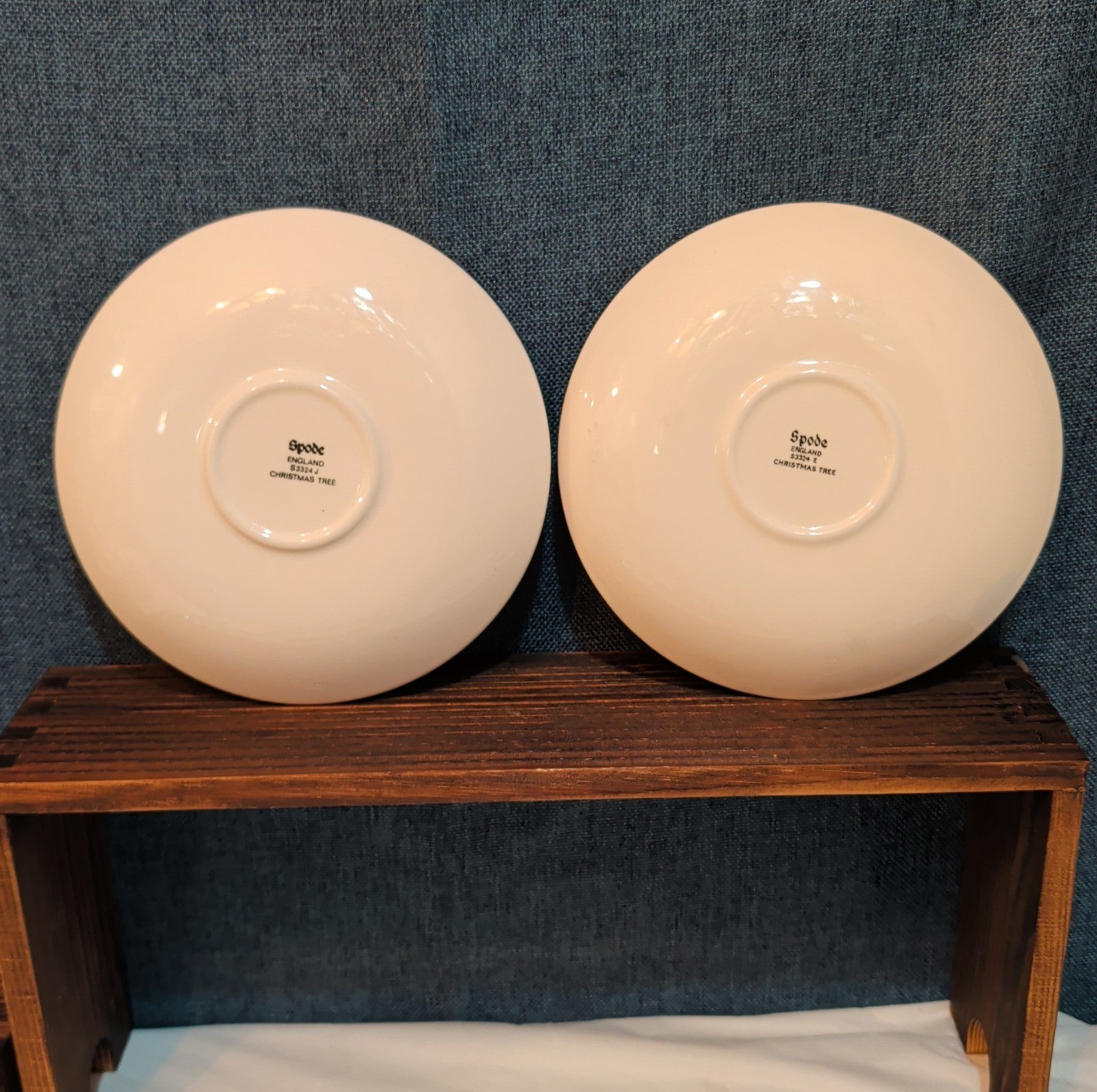 Spode Christmas Tree S3324 England 5.75" Saucers Set 2 Vintage