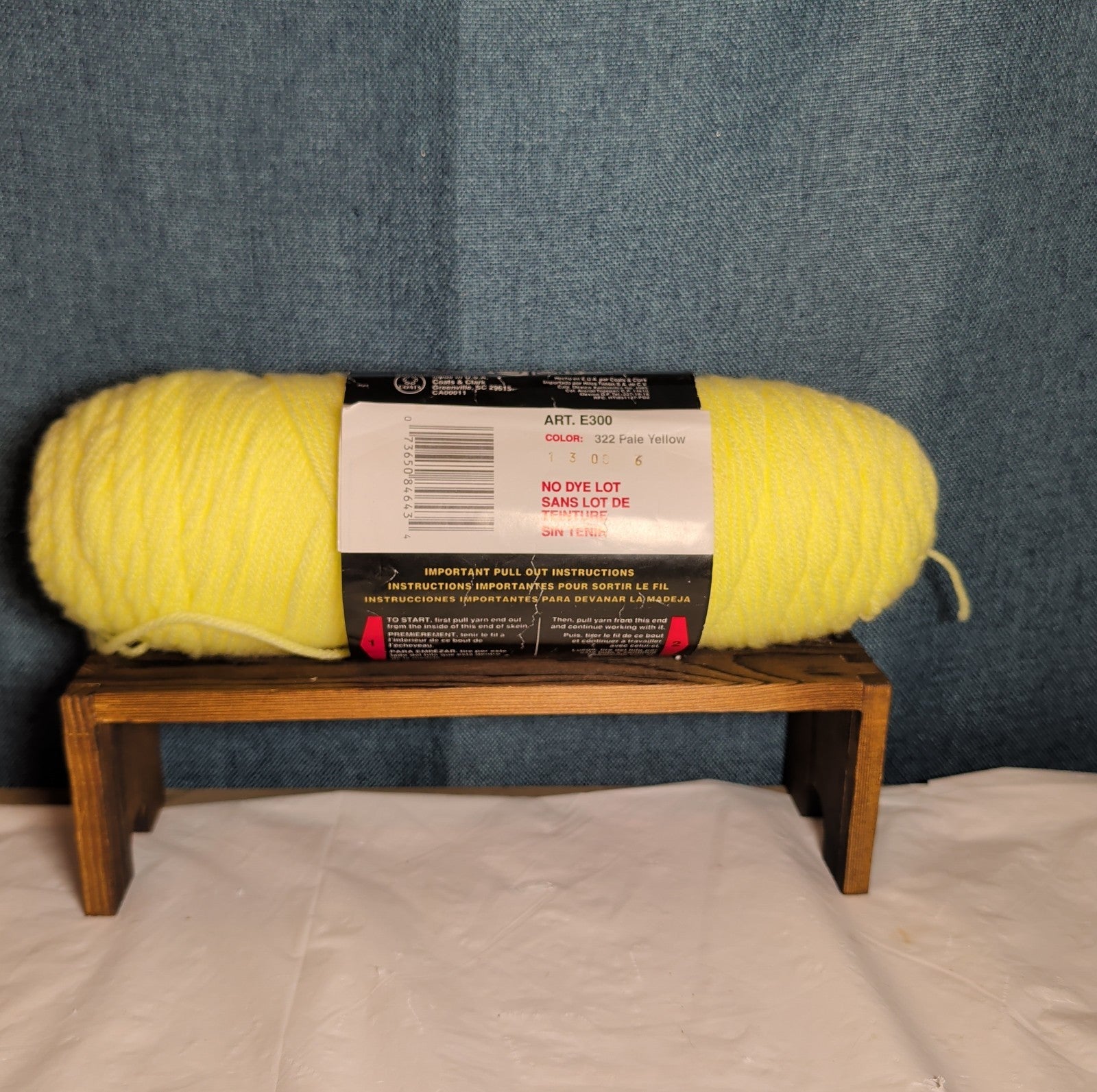 Red Heart Super Saver Pale Yellow 8oz Acrylic Yarn Worsted NWT E300