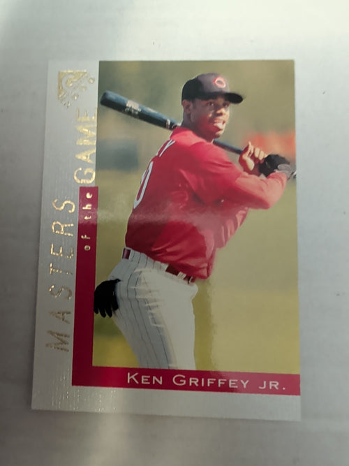 2000 Topps Gallery - Masters of the Game Ken Griffey Jr #113
