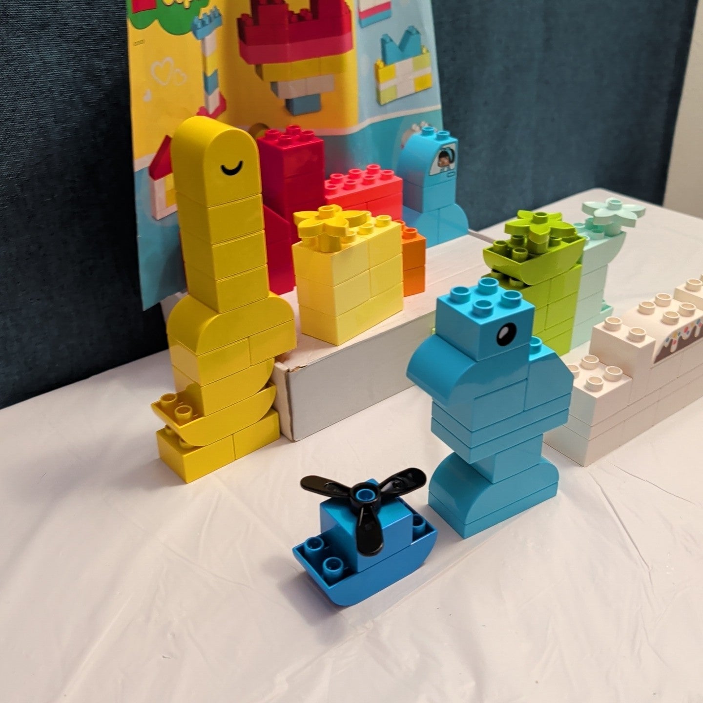 LEGO DUPLO 10909 Heart Box 80 Pieces Toddler Building Toy 2020 Retired Complete