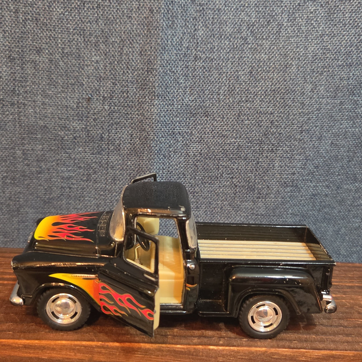 1955 Chevy Stepside Pickup Truck Diecast 1:24 Flames Hot Rod