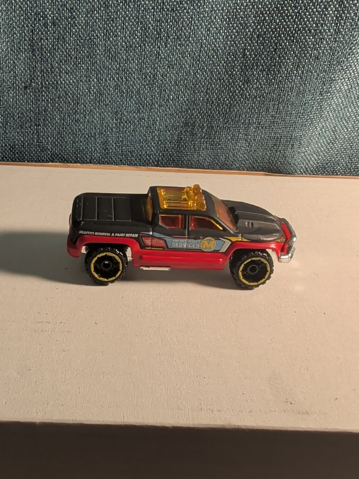 Hot Wheels Off-Duty Truck | Graffiti Removal Service | 2016 HW City Works |
