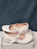 Olive & Edie Girls White Patent Heidie Pump Size 2 | Sparkly Glitter Heel Mary J