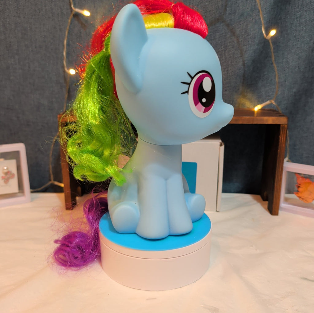 Hasbro My Little Pony Rainbow Dash 9" Glitter Wings Sitting 2018