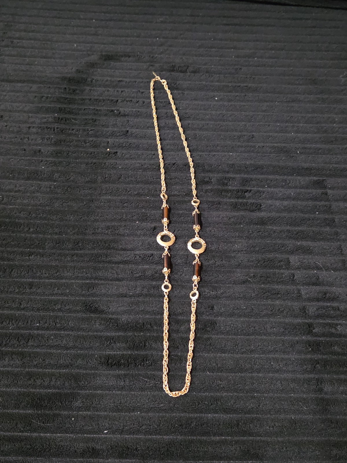 Sarah Coventry Emberwood Long Vintage Necklace 1975 Gold Tone Root Beer Amber