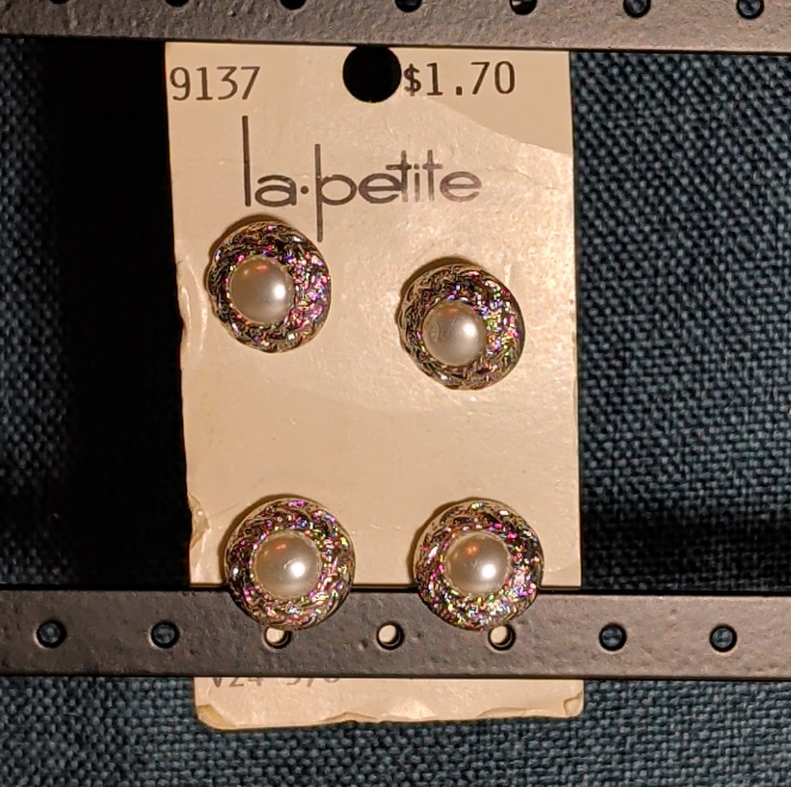 La Petite Vintage Buttons 9137 Faux Pearl Silver Tone Rim Set of 4