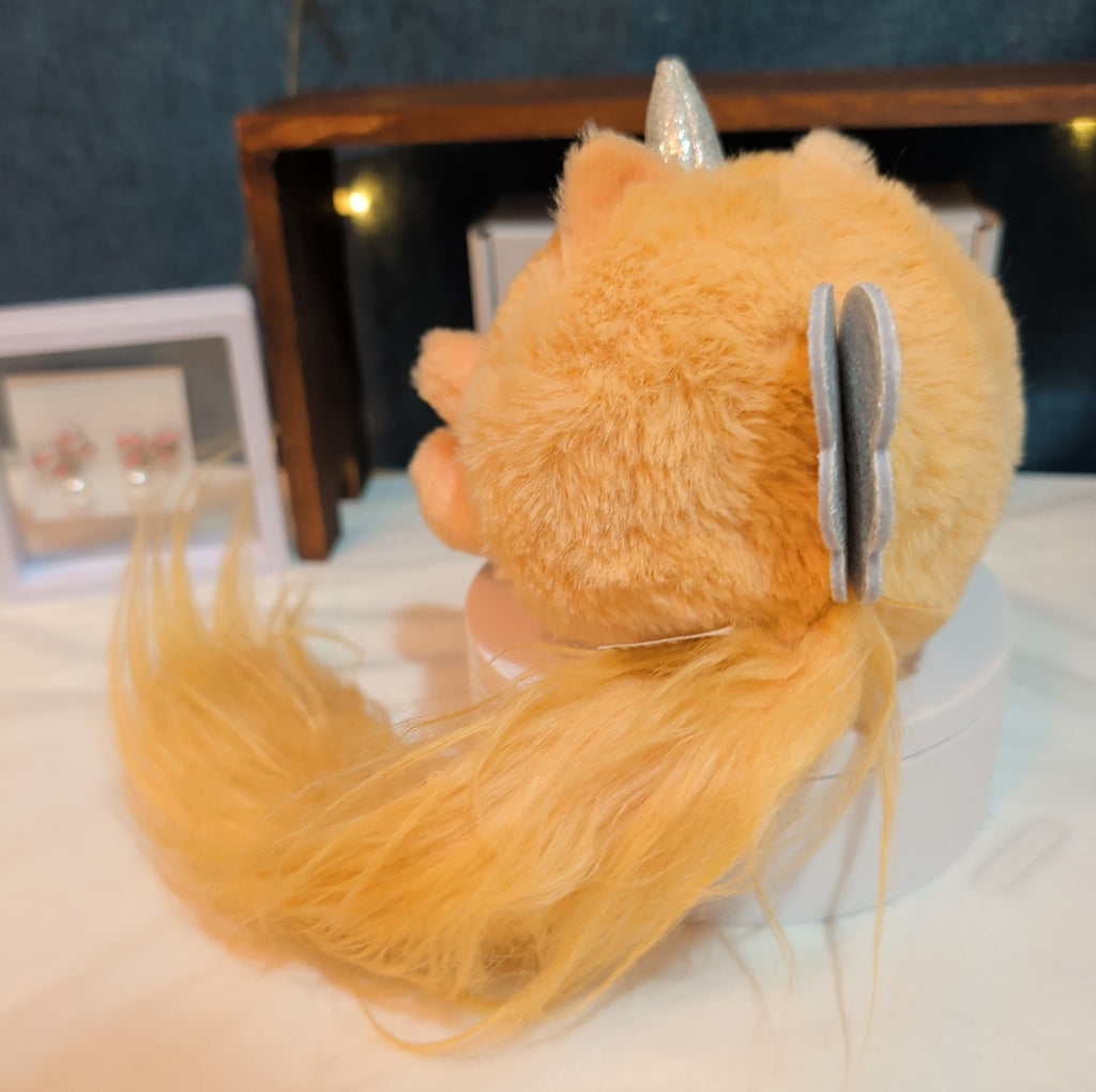 Zuru Rainbocorns Kittycorn Clover w/wings Surprise w/long furry beige tail