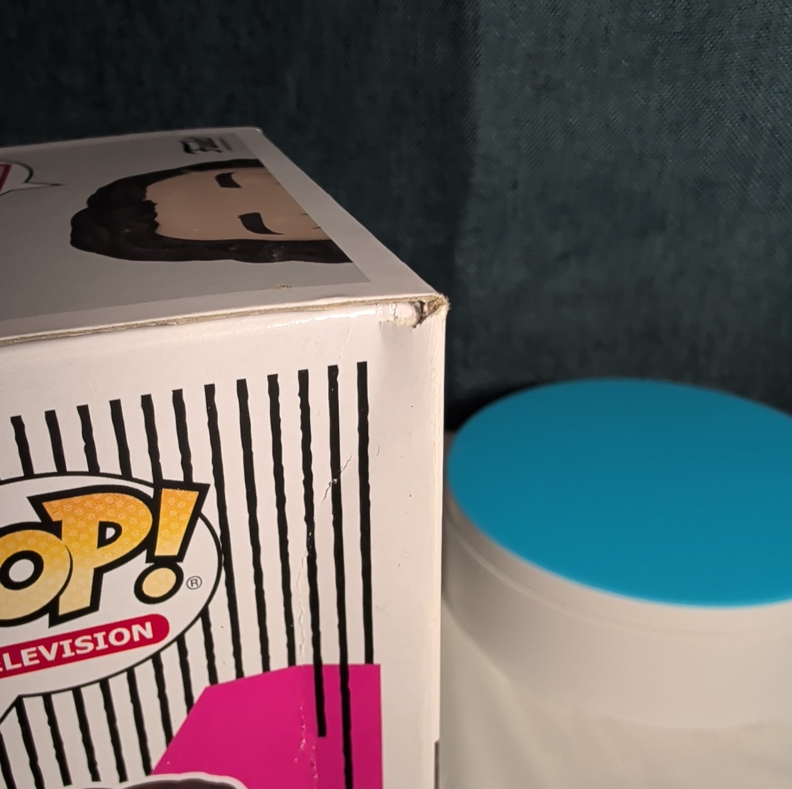 Funko POP Umbrella Academy Klaus 1115 Vinyl Figure S2 Cult in Box with Protector