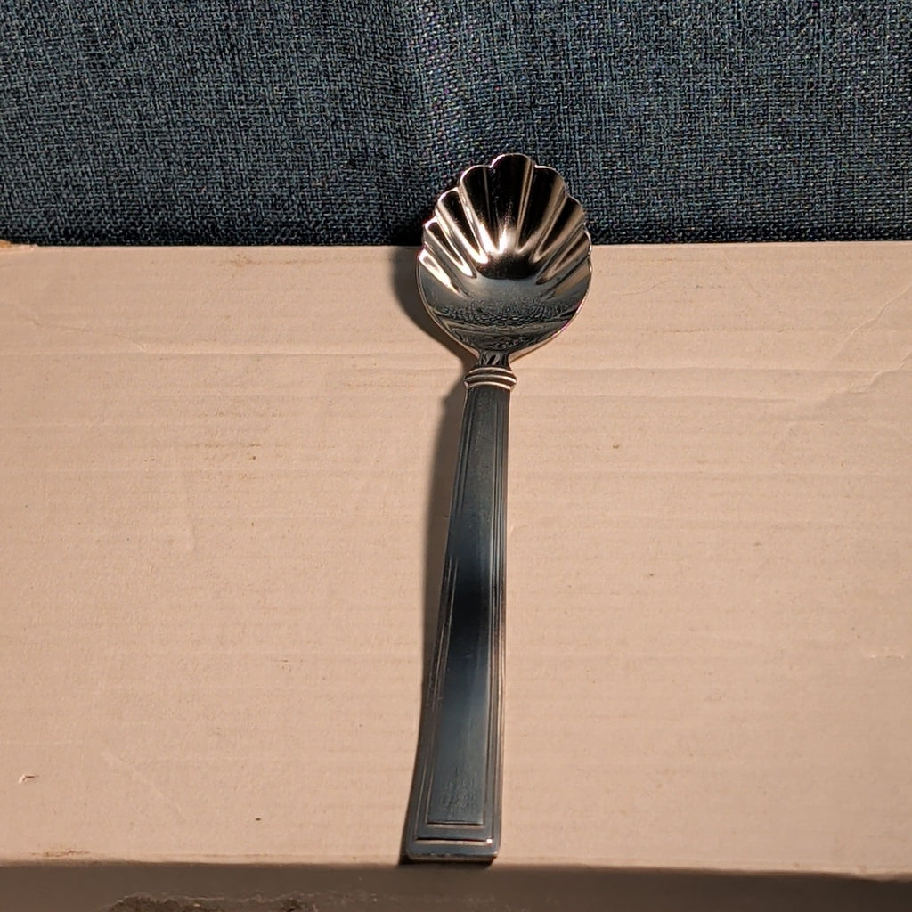 Hampton Silversmiths PORTFOLIO Sugar Spoon & Butter Knife Set | Glossy 208