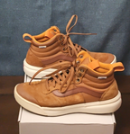 VANS UltraRange Hi DL MTE (Women’s 9.0) (Men's 7.5)