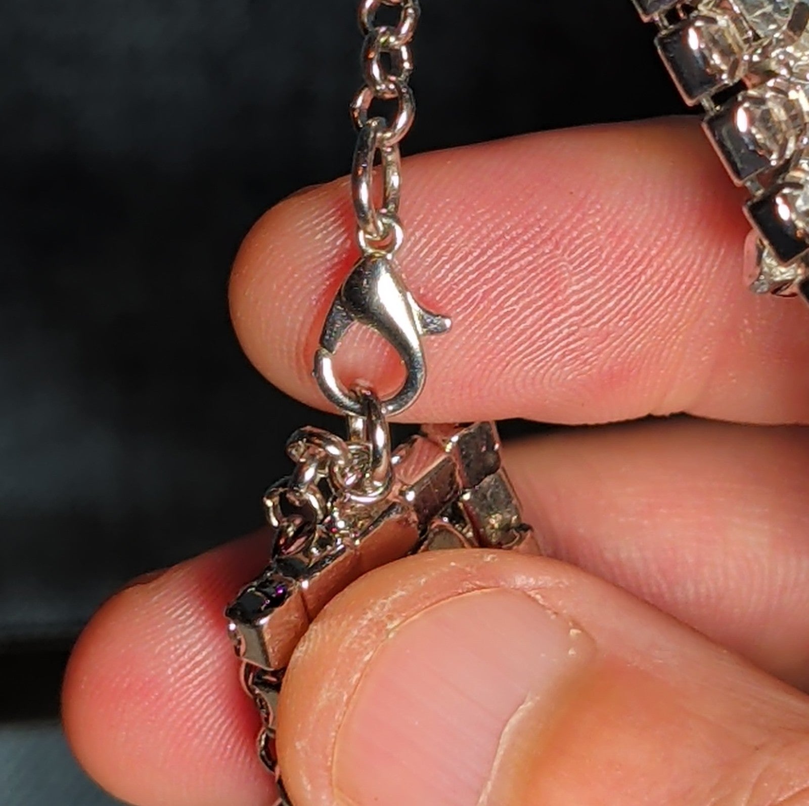 Beautiful Vintage Rhinestone Bracelet 7” w/Safety Chain   403J