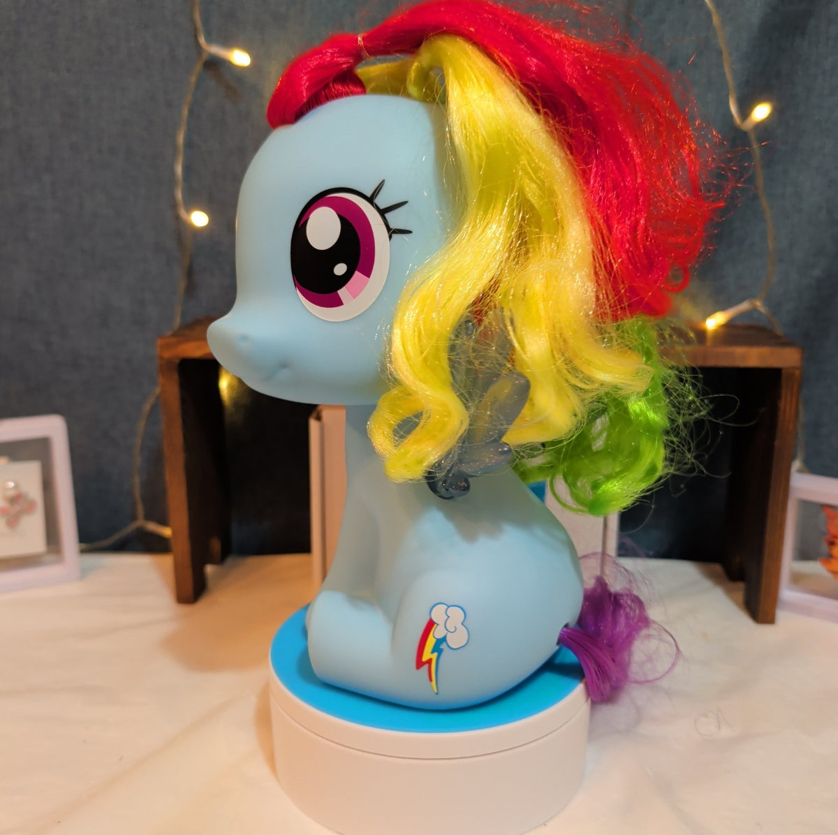 Hasbro My Little Pony Rainbow Dash 9" Glitter Wings Sitting 2018
