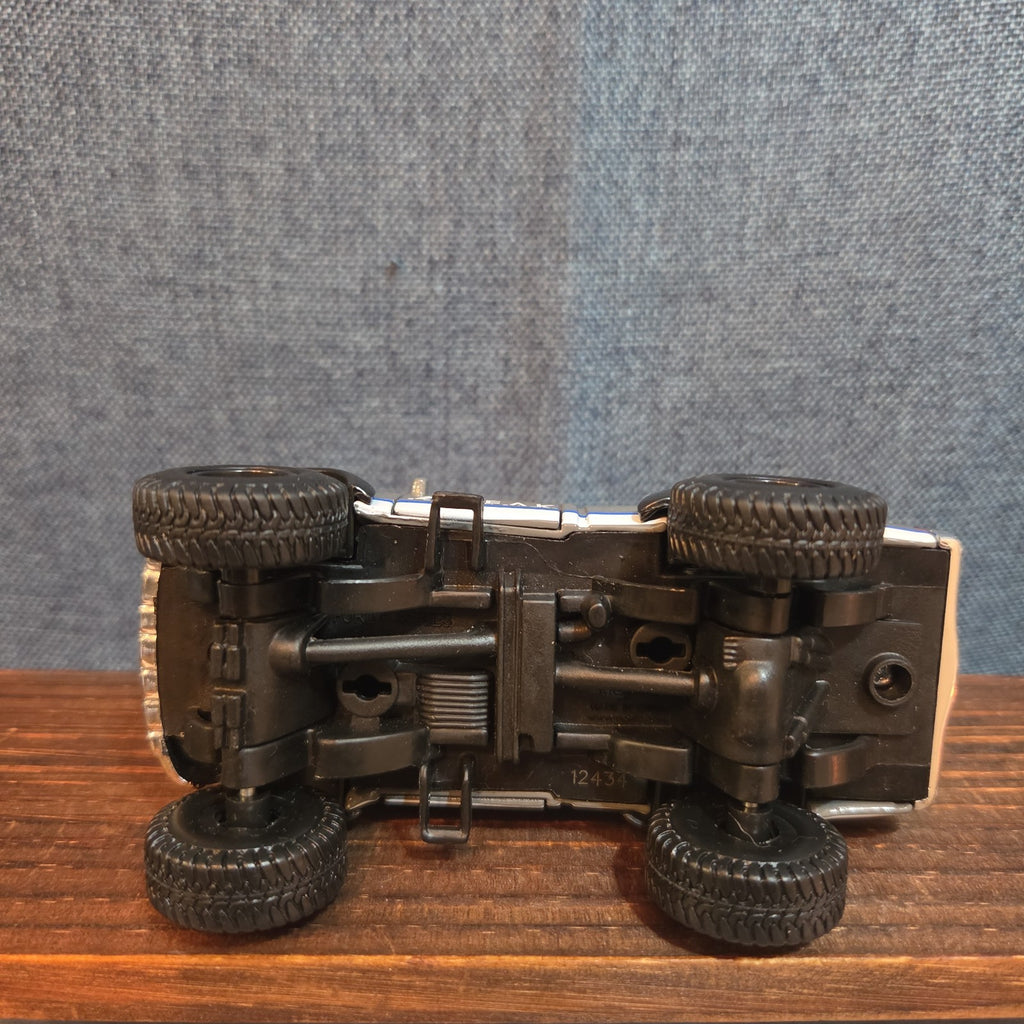 First Gear Custom Ford F-250 Lifted Peak Suspension Diecast Off-Road