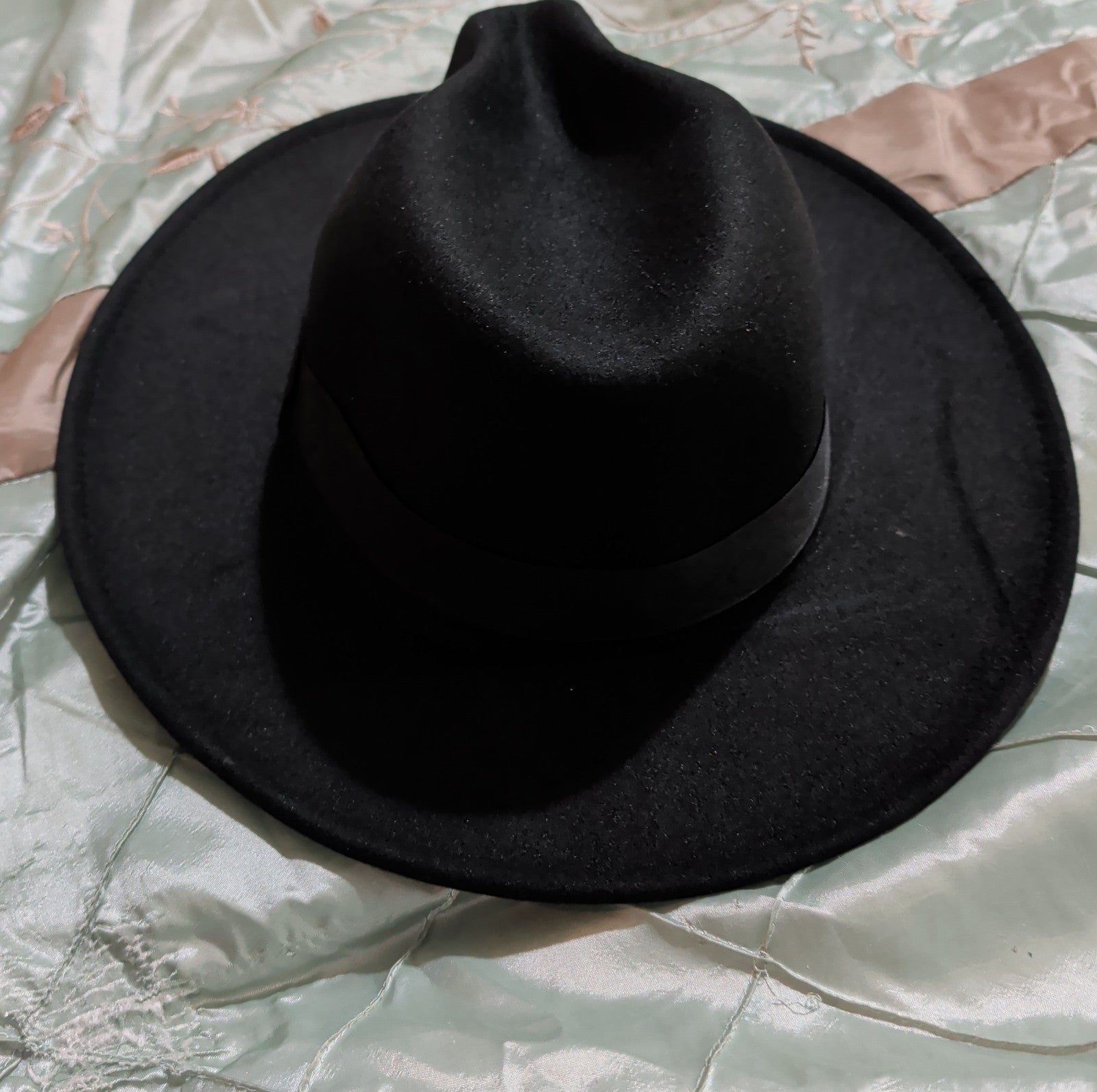 Cutely Covered Pink Bottom Black Cowboy Hat Felt Wide Brim Fedora Medium Used