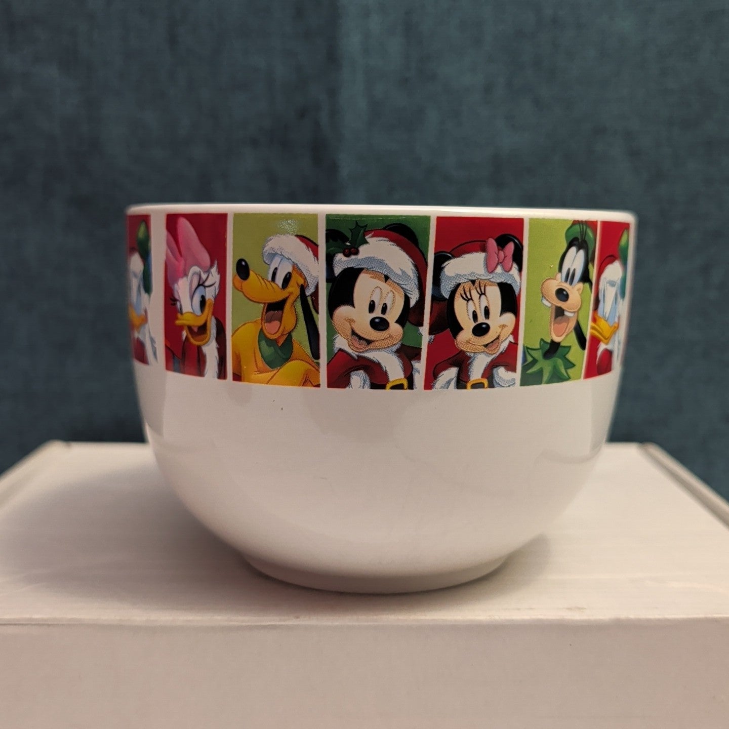 Disney Christmas Jumbo Mug Mickey Minnie Donald Goofy Pluto Galerie Oversized