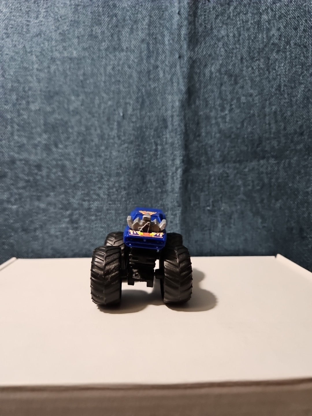3-Piece Monster Truck Set | Hot Wheels Twin Mill & Howlin' Heat