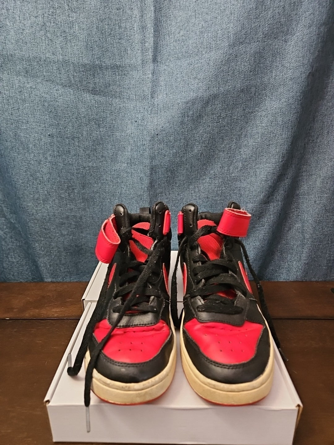 Nike Court Borough Mid 2 GS Bred Black University Red Size 6Y