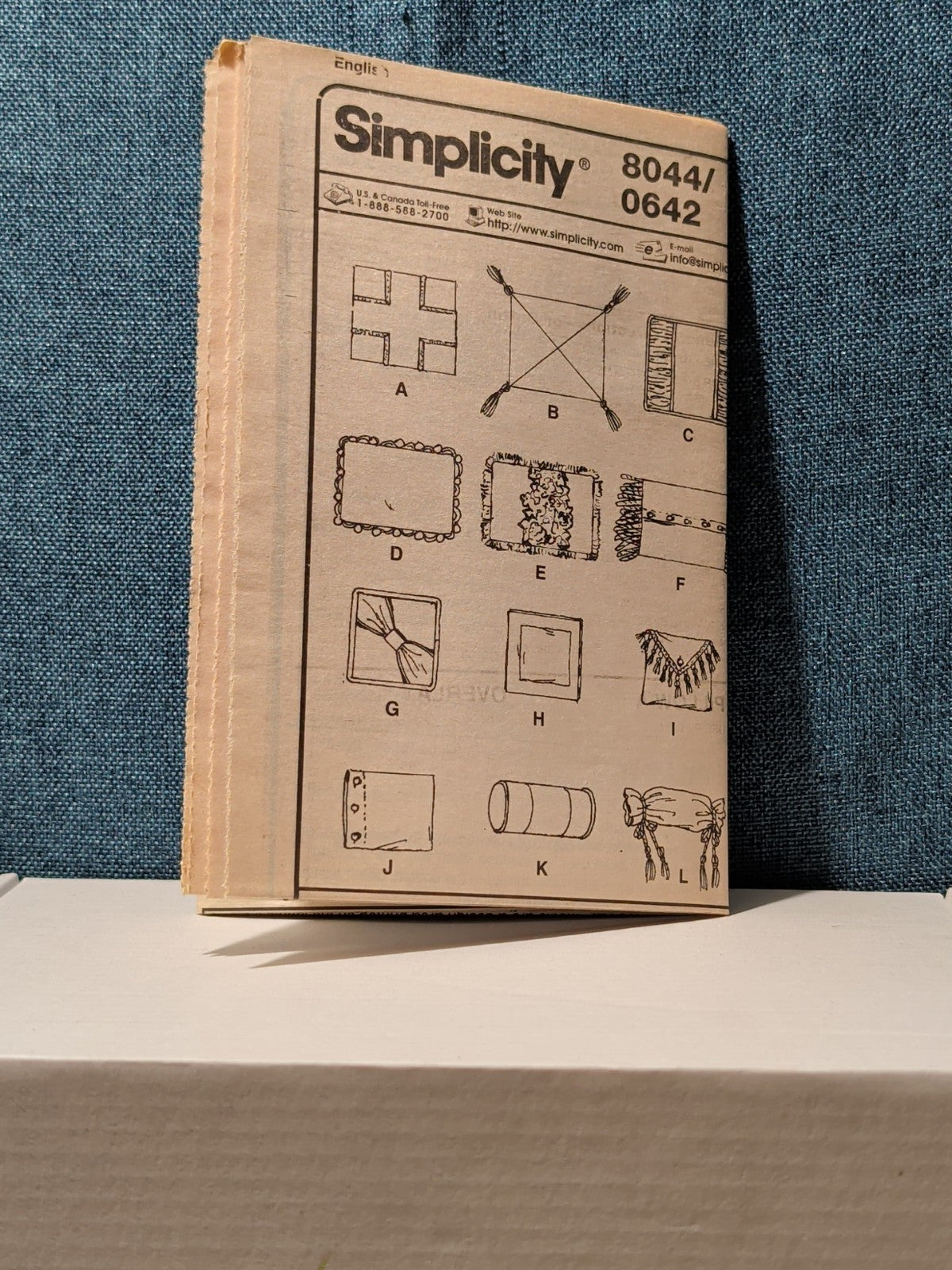 Simplicity 8044 Pillows Sewing Pattern 1998 12 Styles Couch Neckroll Decor UNCUT