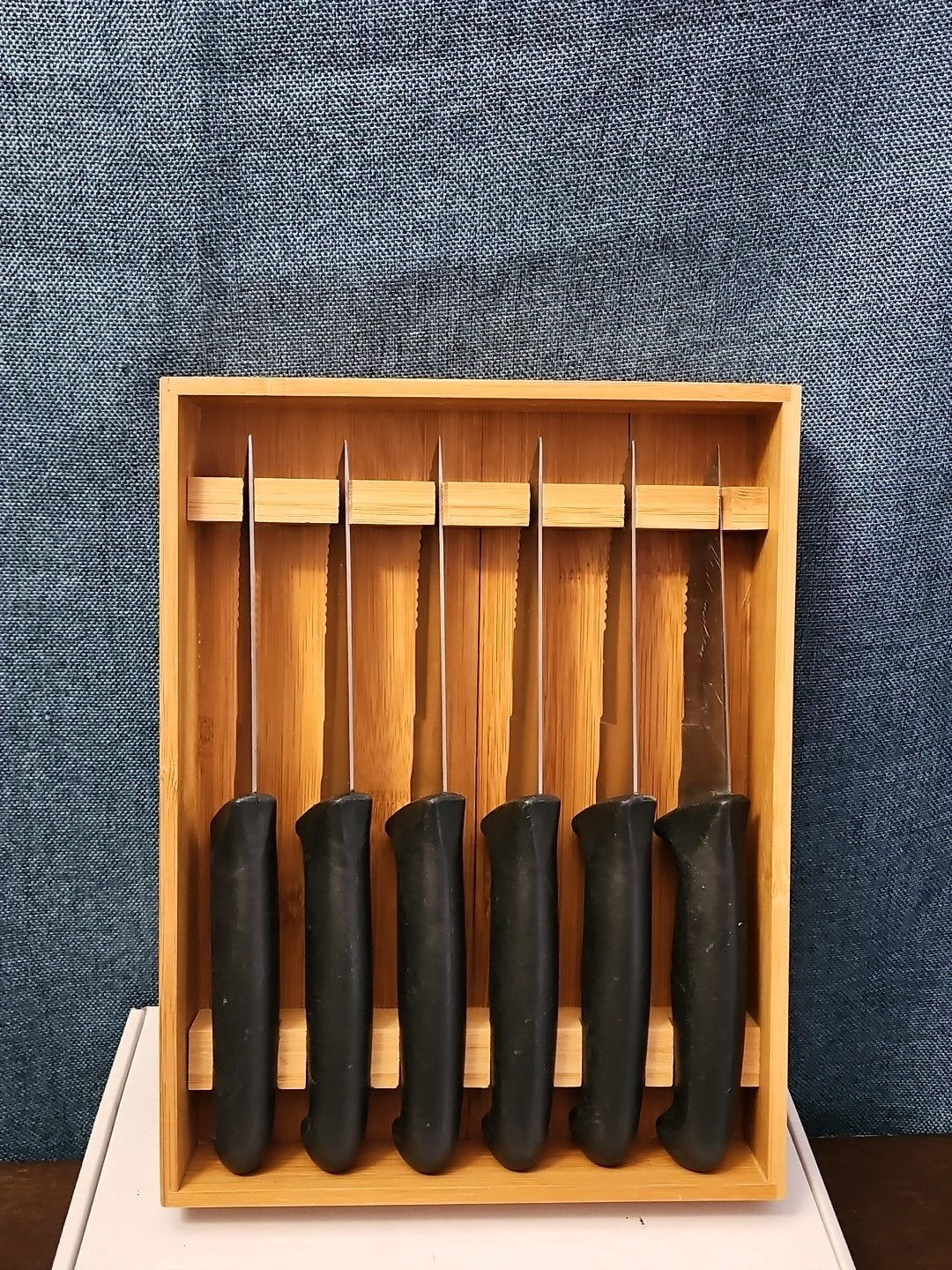 6 Gibson Steak Knives | 4.5" Serrated Stainless Steel | Wood Storage Block Tray