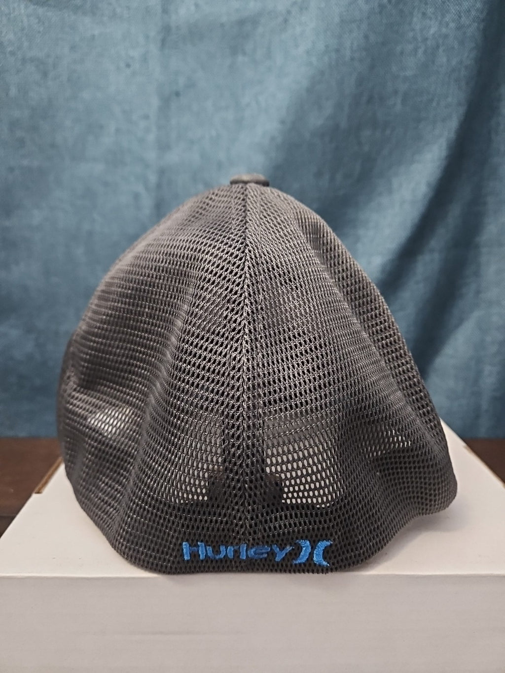 Hurley Flex-Fit Mission Trucker Hat Cap Size L/XL Gray Mesh Performance Surf