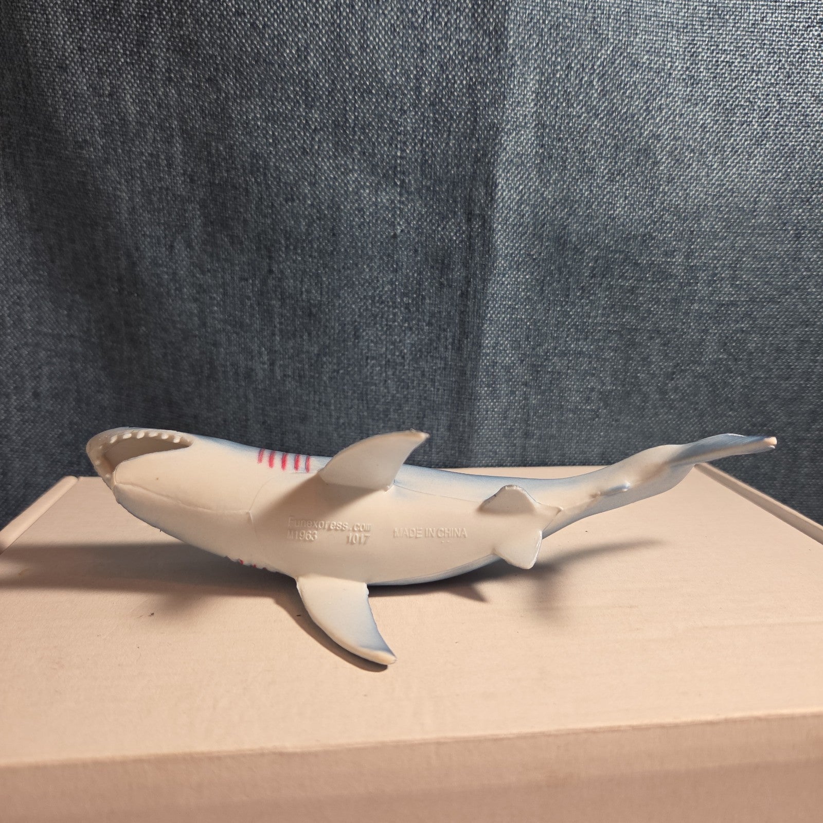 Fun Express Rubber Shark Toy Figure IN1963 Blue Gills Marine Life