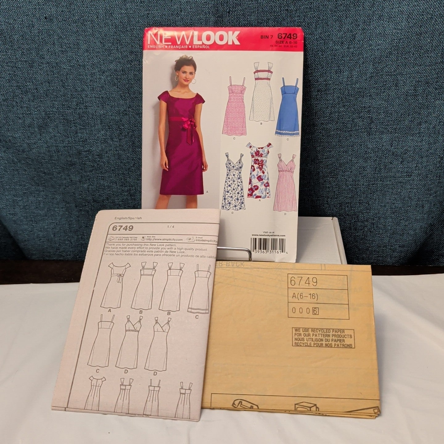 New Look 6749 Sewing Pattern Misses Dress Empire Waist Sizes 6-16 UNCUT Button