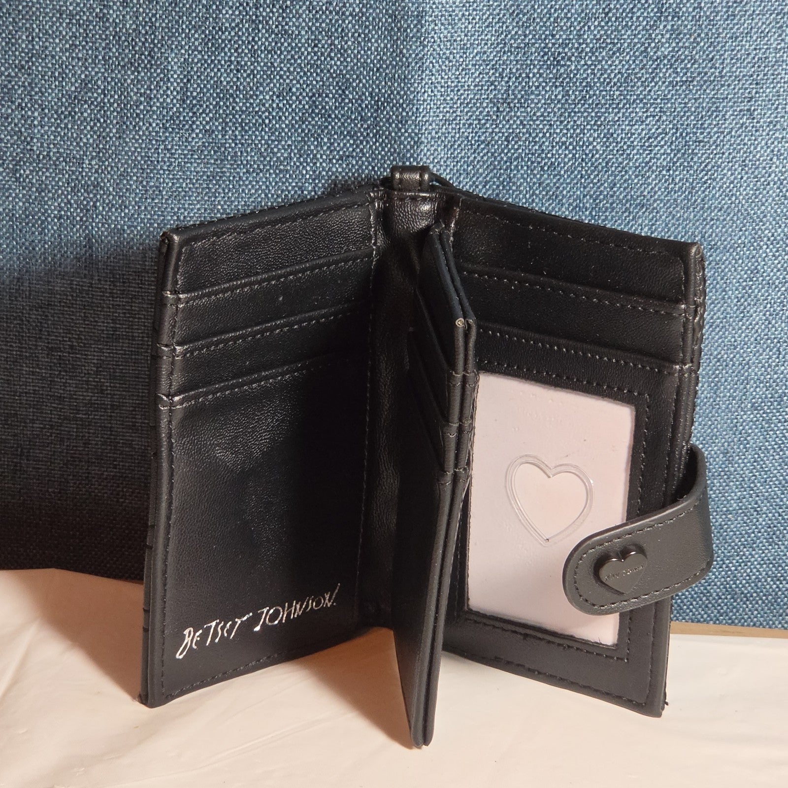 Betsey Johnson Luv Betsey Heart Quilted Wallet Y2K Goth