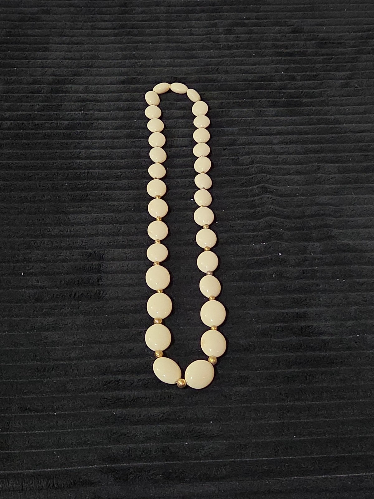 Vintage Cream Lucite Bead Necklace Graduated Flat Oval Disc Chain 32" No Clasp