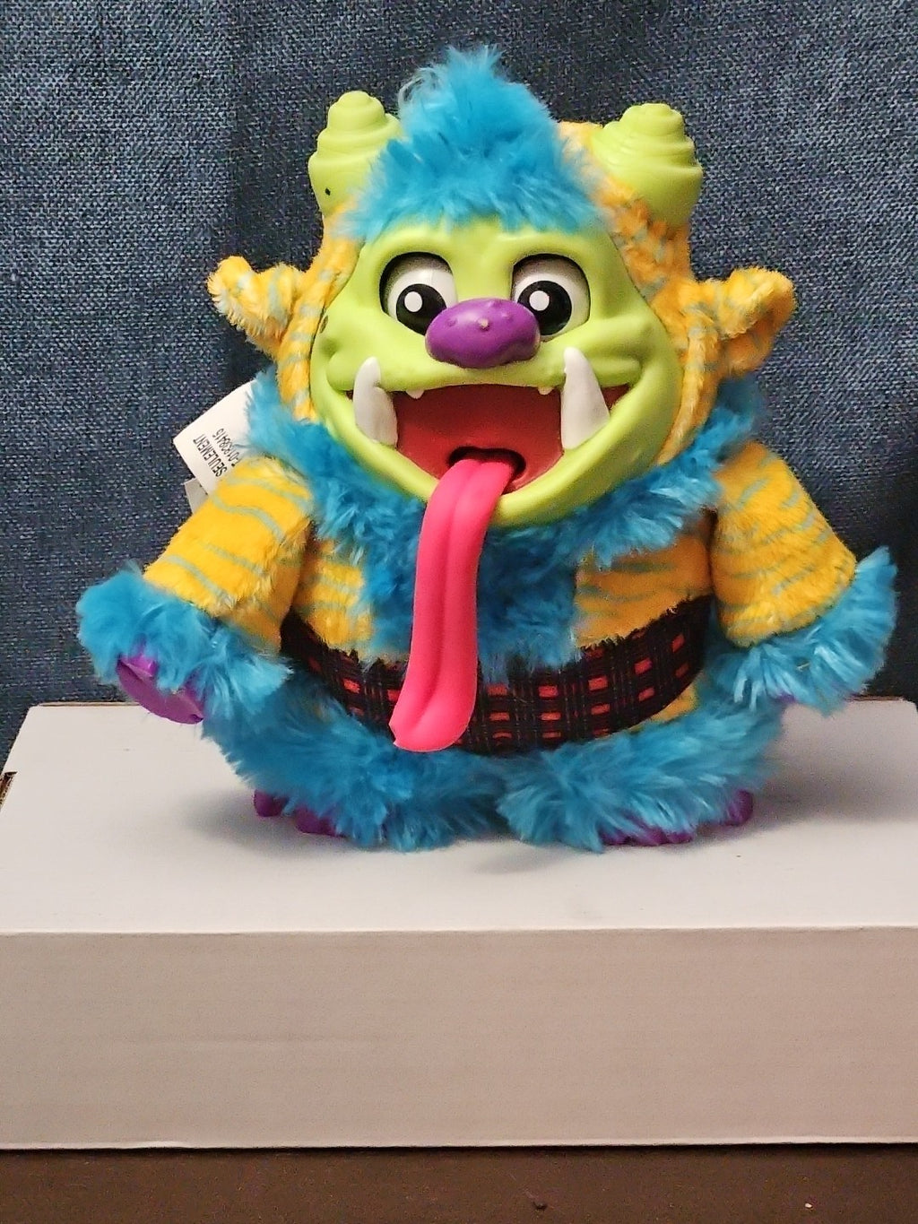 Crate Creatures Surprise Snort Hog | Interactive Monster Toy | Green Blue |
