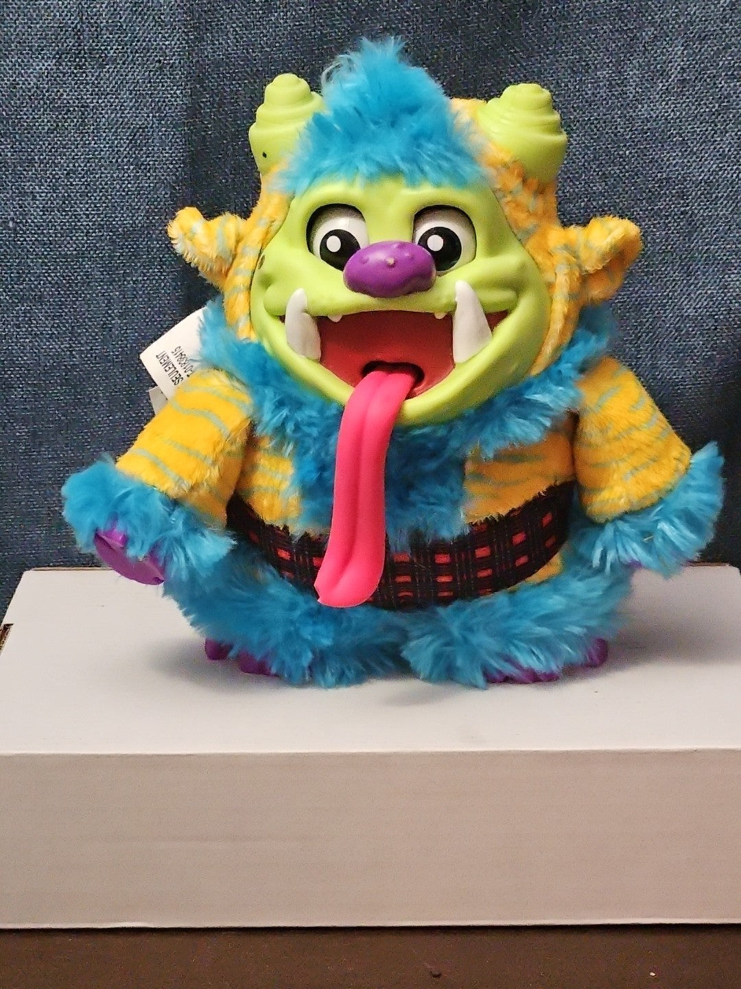 Crate Creatures Surprise Snort Hog | Interactive Monster Toy | Green Blue |