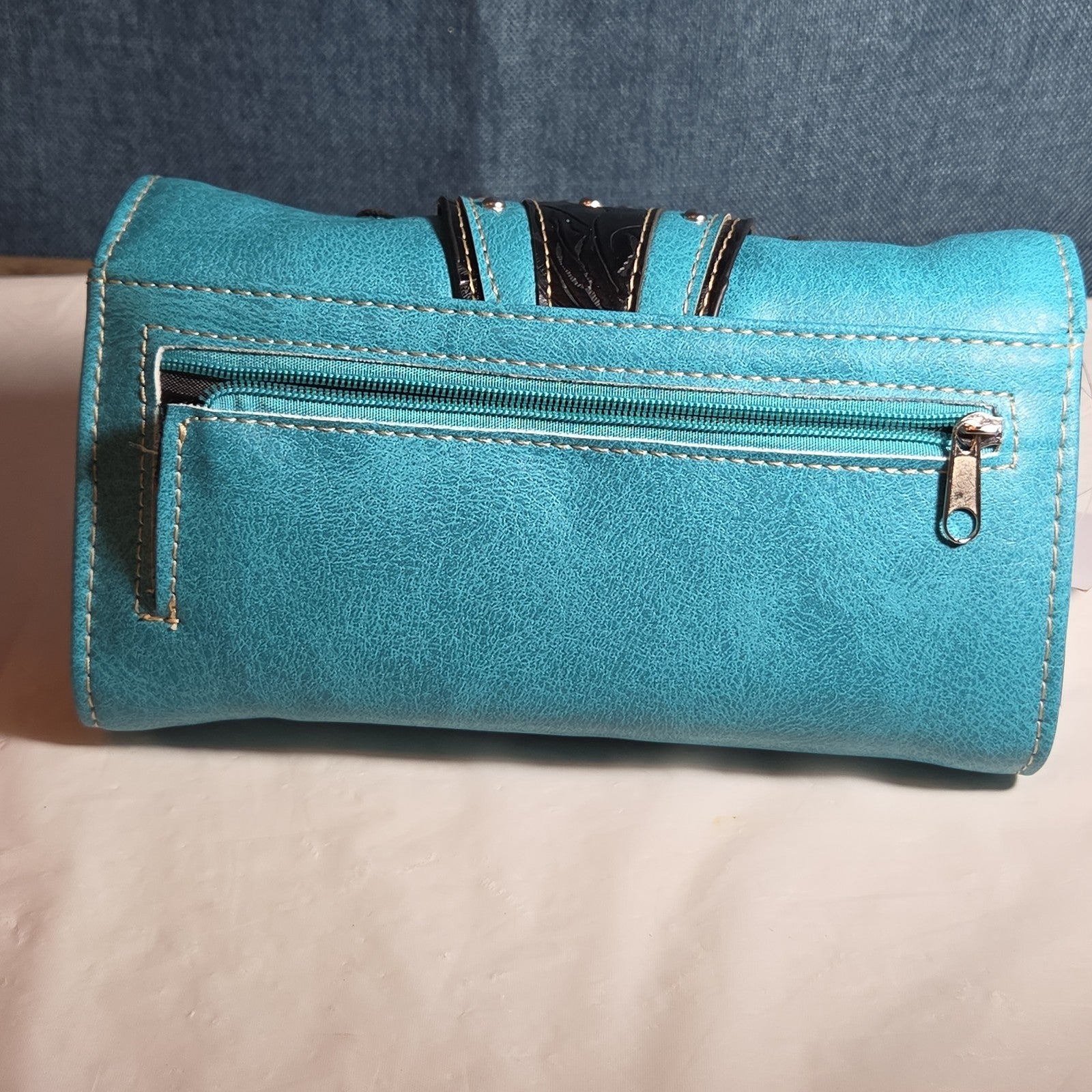Turquoise Western Buckle Floral Trifold Crossbody Wallet NWT