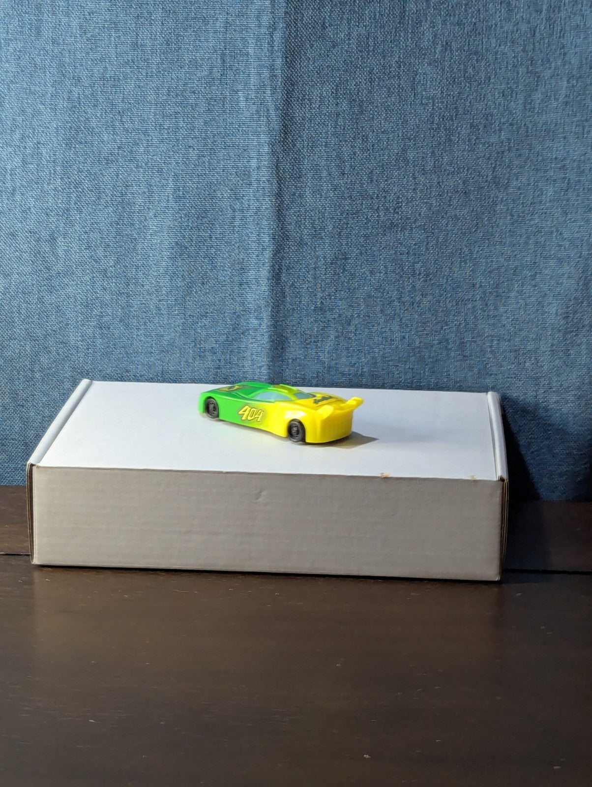NASCAR Racers STUNTS #404 Fastex Car 2001 McDonald's Wendy's Pullback Toy