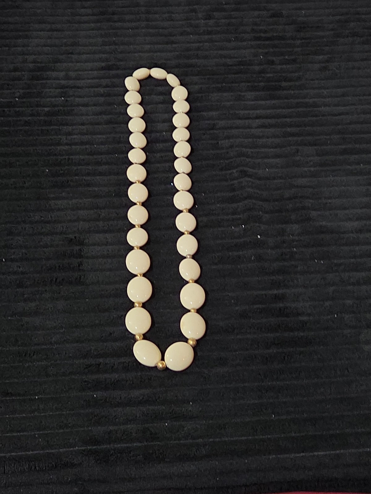 Vintage Cream Lucite Bead Necklace Graduated Flat Oval Disc Chain 32" No Clasp