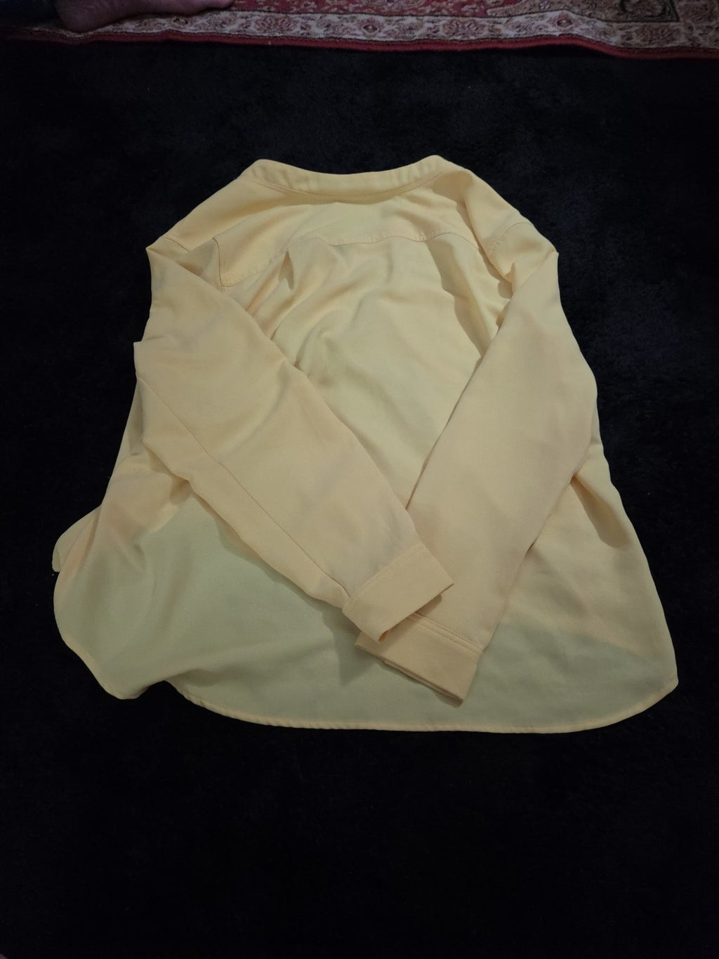 Nine West Petite XL PXL Yellow V-Neck Blouse Career Long Sleeve Pockets Popover