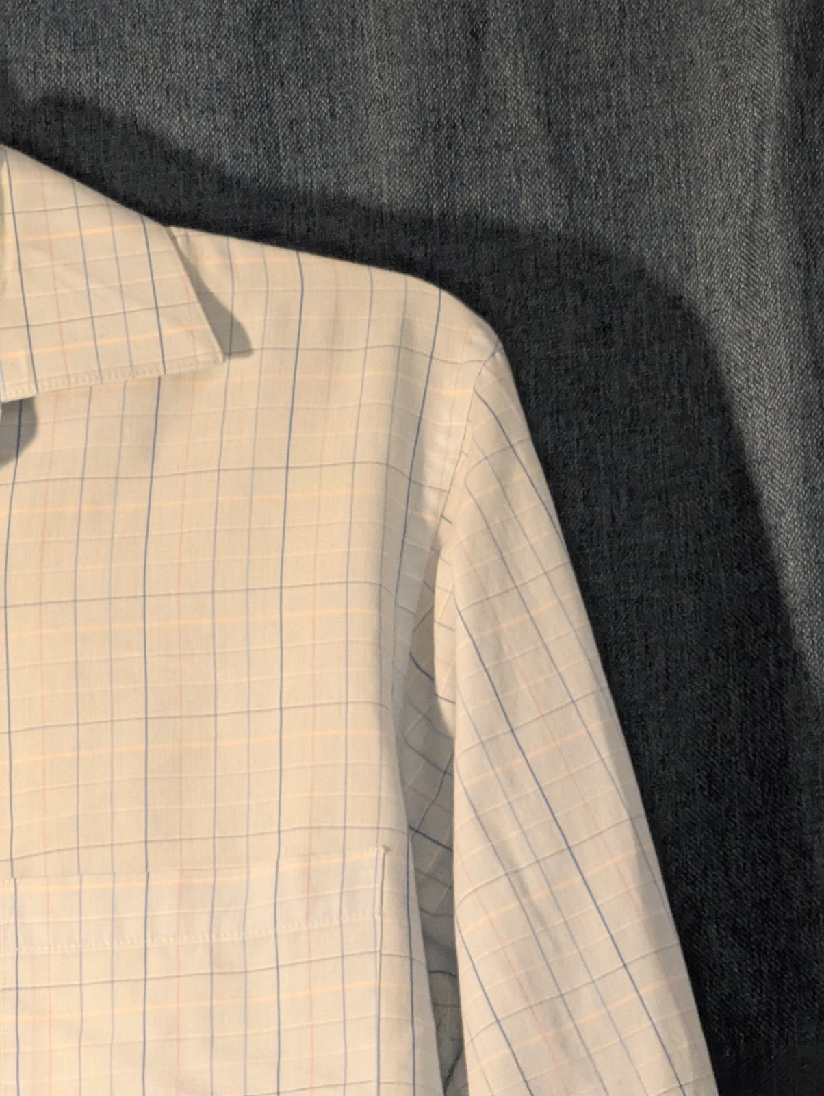 Van Heusen Wrinkle Free Broadcloth Dress Shirt Men's 16 (34/35) Light Blue Plaid
