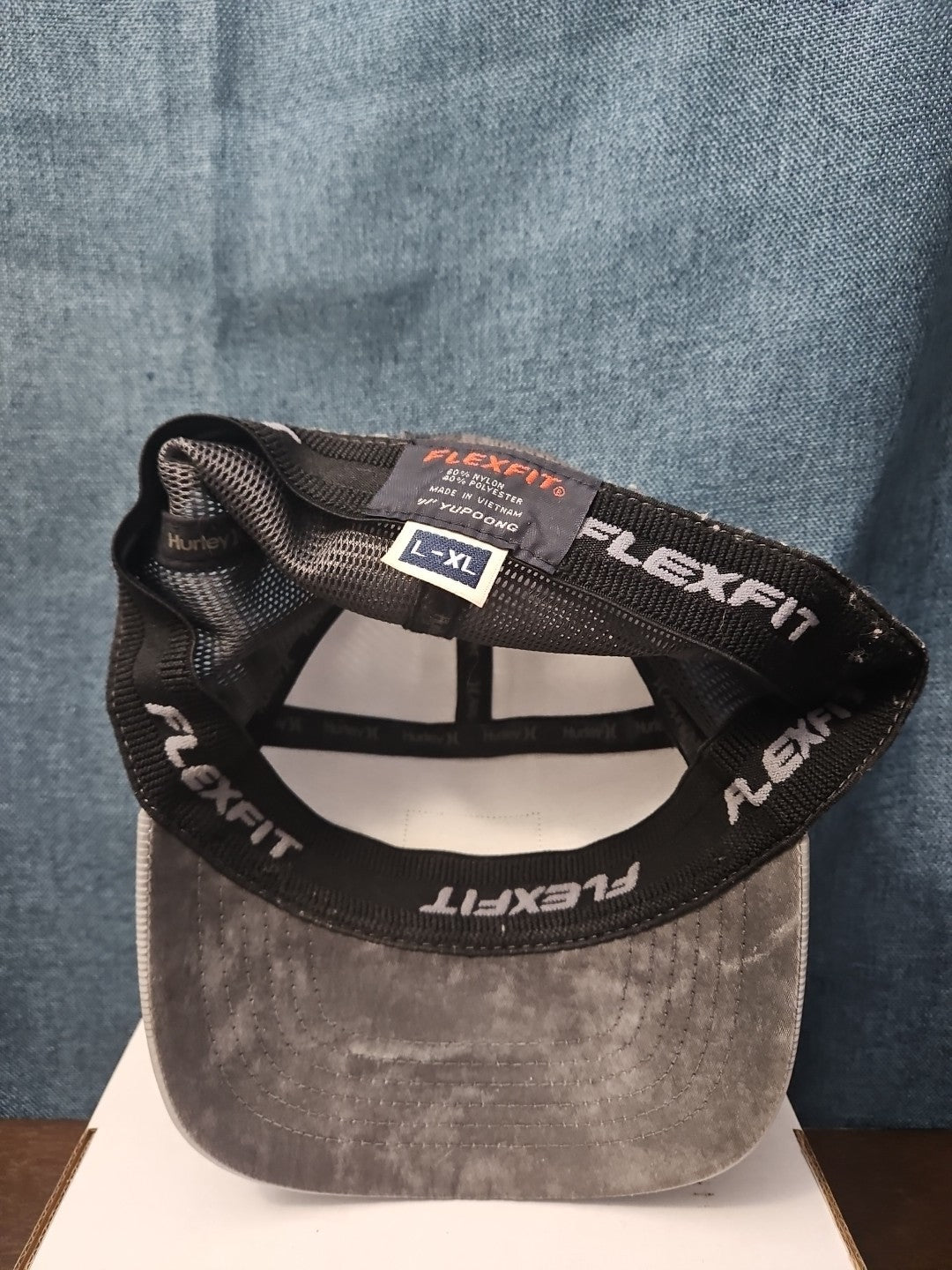 Hurley Flex-Fit Mission Trucker Hat Cap Size L/XL Gray Mesh Performance Surf