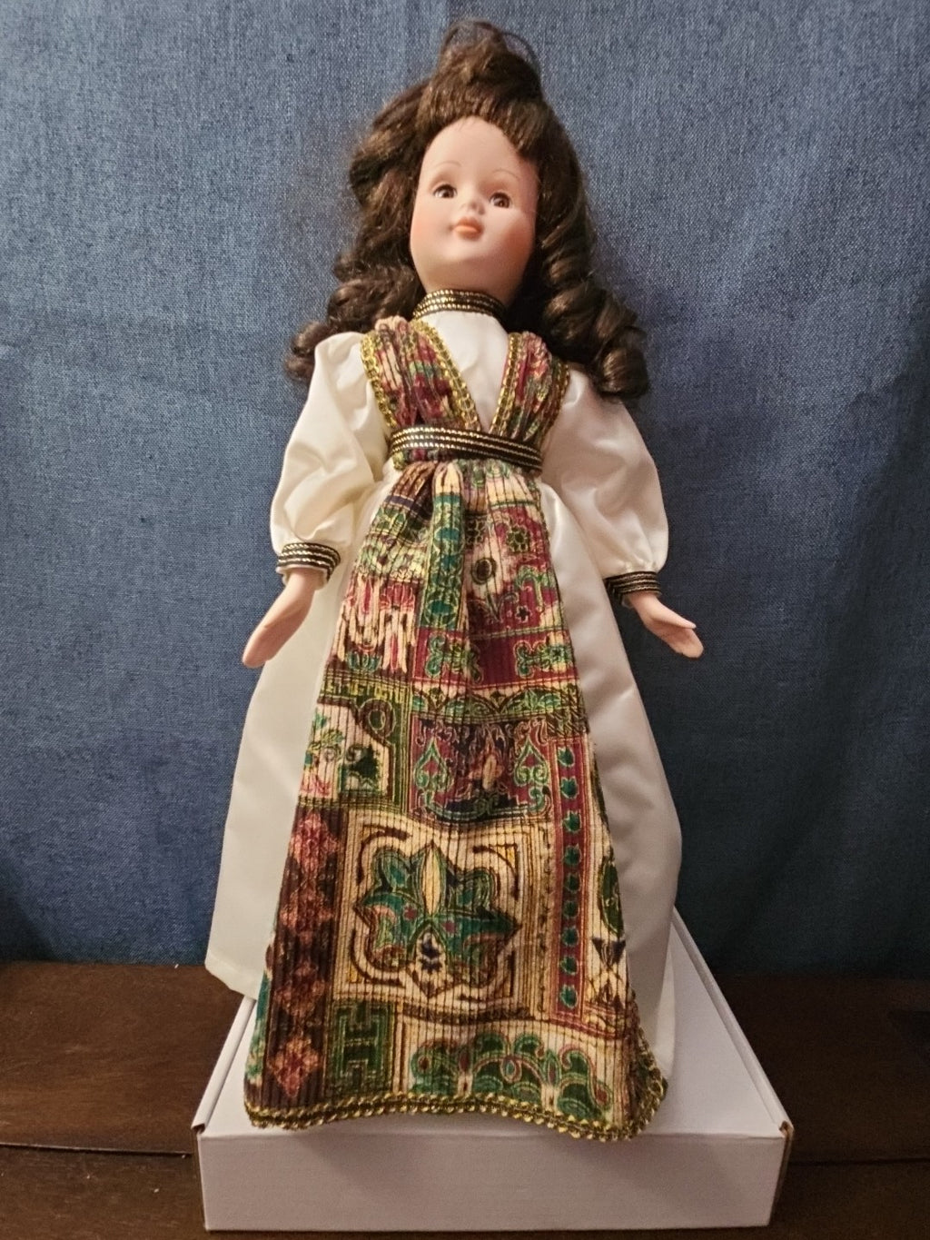 Vintage 1991 House of Lloyd "Juliet" 16" Porcelain Doll | Renaissance Tapestry